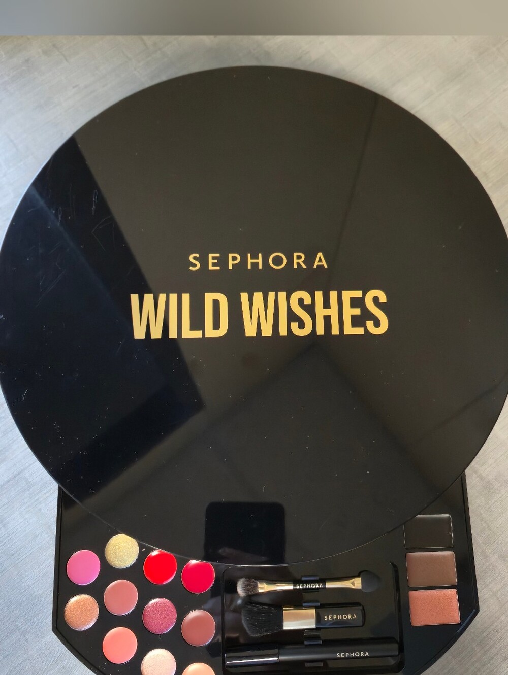 Sephora Wild Wishes Eyeshadow & Lip Palette — Pink, Red, Gold, Brown